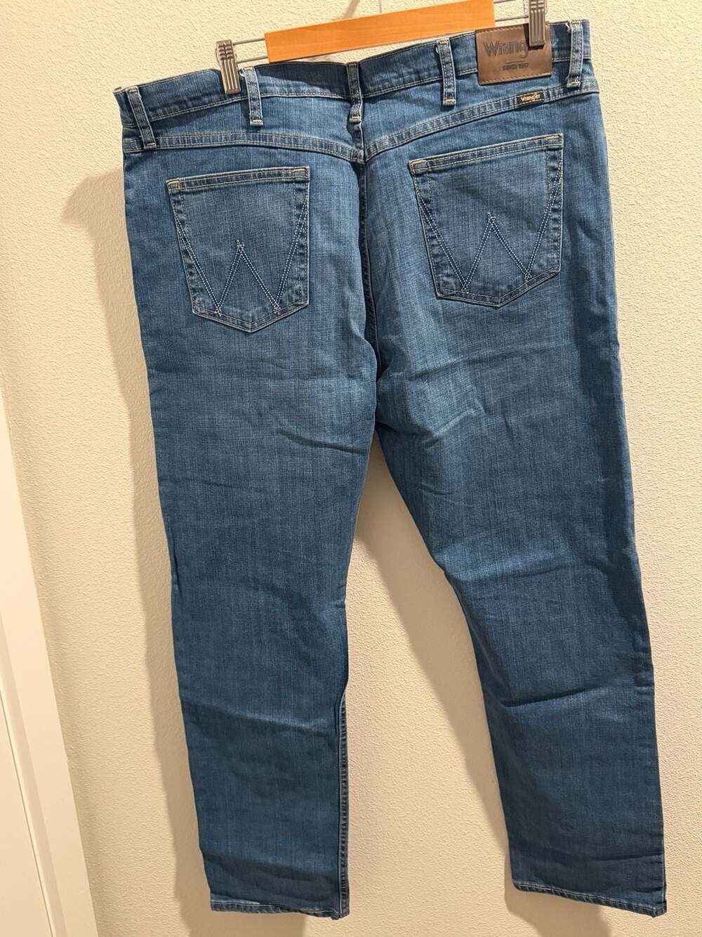 Wrangler Straight Fit Jeans 40x32 - Picture 4 of 6